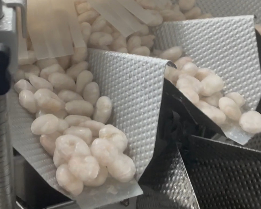 SS 304 Maszyna do pakowania wagowego Icy Shrimp Workshop System pakowania Docelowa waga 200g ~ 1500g