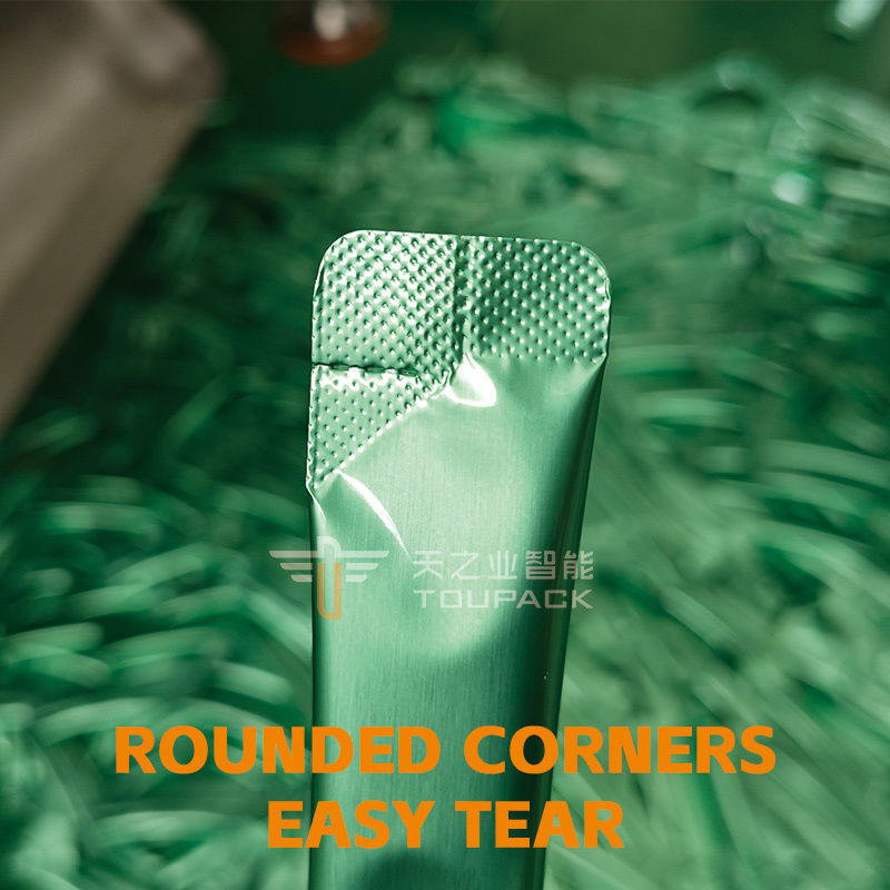 W pełni automatyczna maszyna Vffs do pakowania i napełniania keczupem, wielotorowa, pionowa, 4-stronna maszyna do pakowania saszetek z sosem pomidorowym