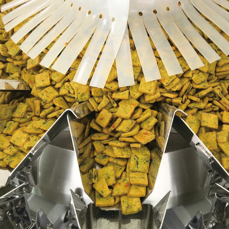 Wysokiej jakości pionowa automatyczna ilościowa cząstka przekąska pieczętowanie żywności wypełnianie pakowanie VFFS maszyna do ważenia i pakowania