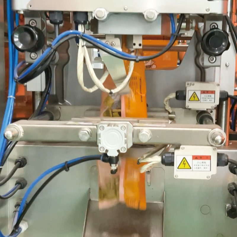 Wysokiej jakości pionowa automatyczna ilościowa cząstka przekąska pieczętowanie żywności wypełnianie pakowanie VFFS maszyna do ważenia i pakowania